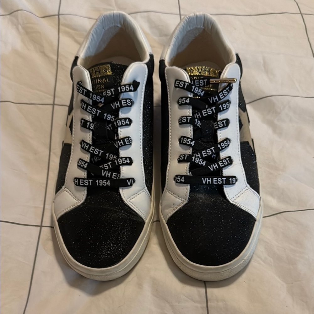 Vintage Havana Black and White Sneakers Size 8.5